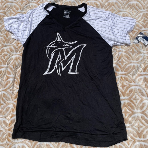 Girls shirt; Miami Marlins Genuine Merchandise Size Large/ 10-12 - Picture 1 of 5